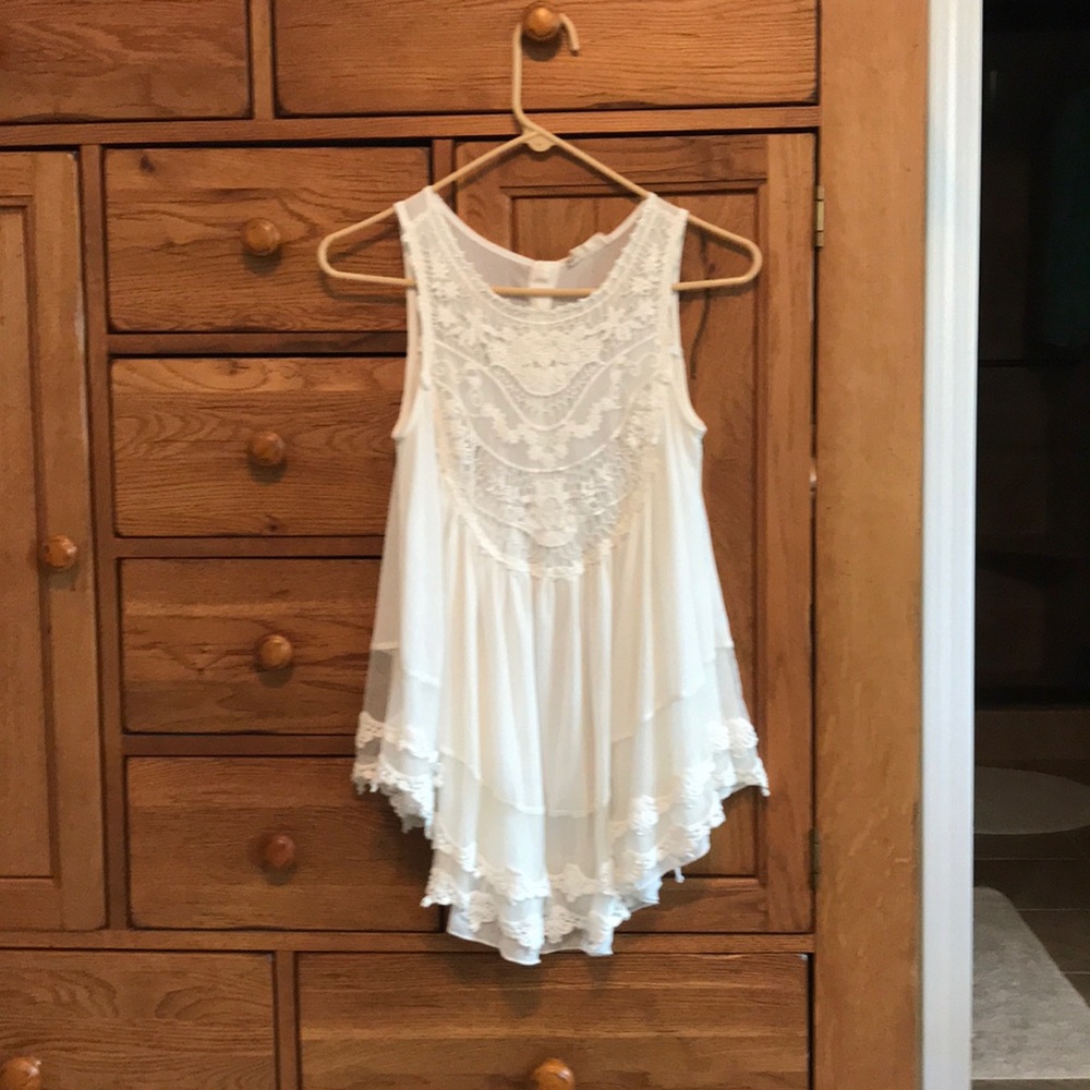 Sleeveless shirt- off-white